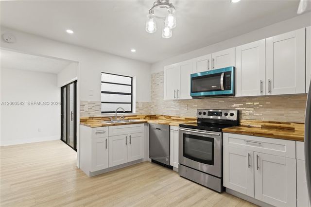 6745 NW 169th Street 15F, Hialeah, FL 33015