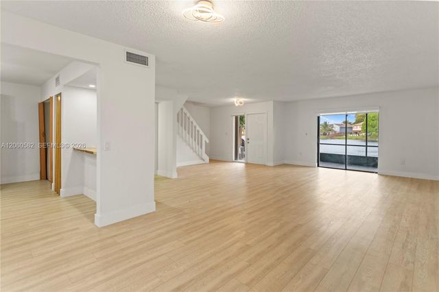 6745 NW 169th Street 15F, Hialeah, FL 33015