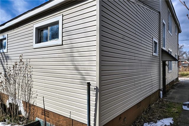 7626 Connecticut Avenue, Cleveland, OH 44105