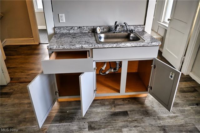 7626 Connecticut Avenue, Cleveland, OH 44105