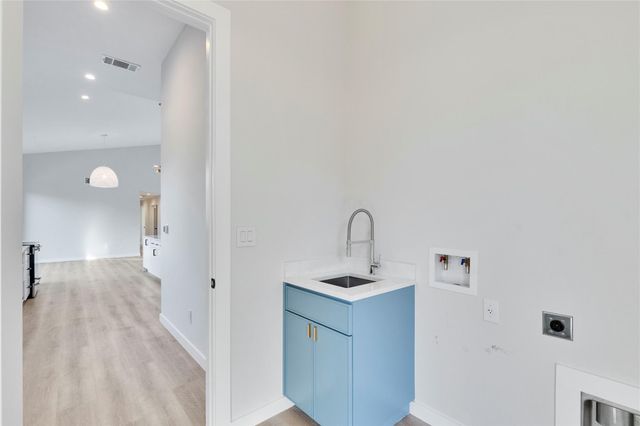 9901 Ledgestone TER, Austin, TX 78737