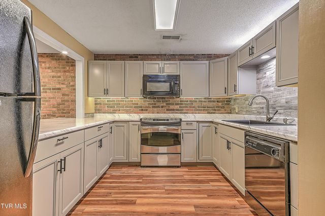 500 Fleetwood Drive 7, Kingsport, TN 37660