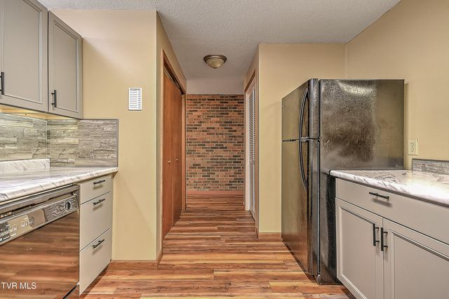 500 Fleetwood Drive 7, Kingsport, TN 37660