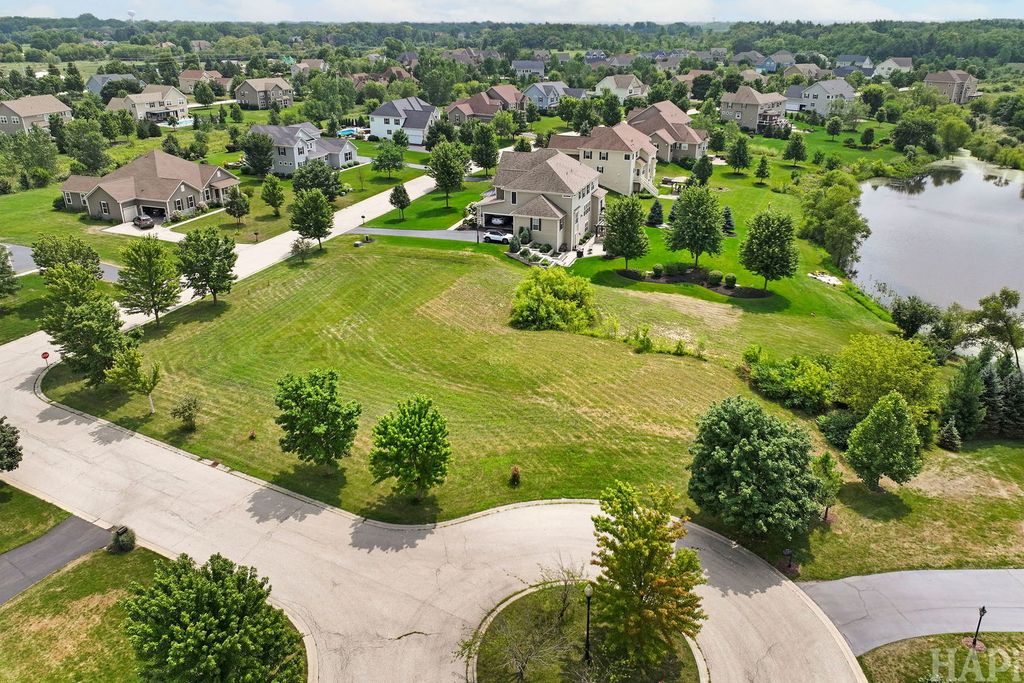 6605 Woodland Hills Drive, Lakewood, IL 60014