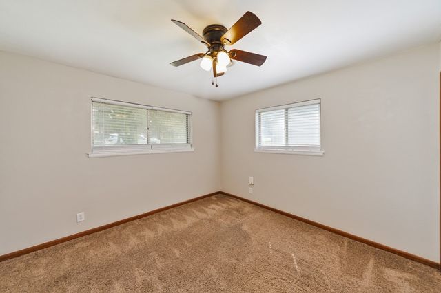 500 W London Street, Bowie, TX 76230