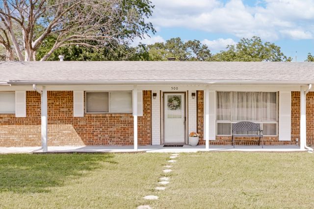 500 W London Street, Bowie, TX 76230
