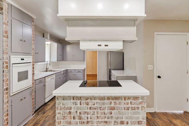 500 W London Street, Bowie, TX 76230