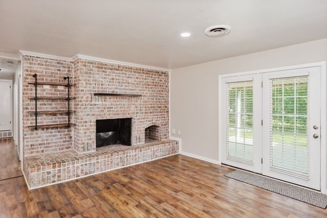 500 W London Street, Bowie, TX 76230