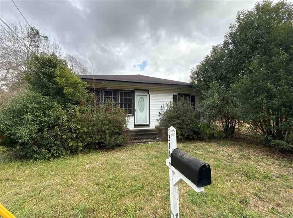 316 Iroquois Street, Chickasaw, AL 36611