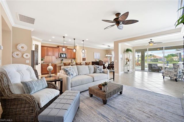 8481 Benelli CT, Naples, FL 34114