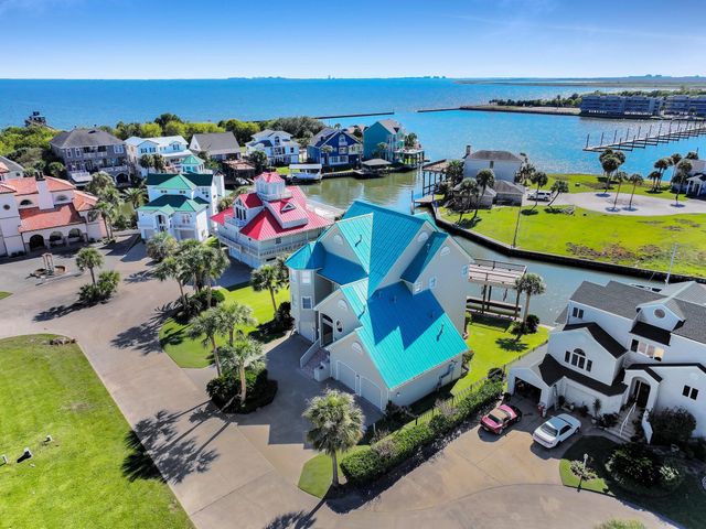 425 Island Way, Port Arthur, TX 77640