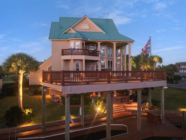 425 Island Way, Port Arthur, TX 77640