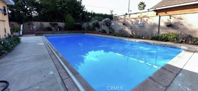 7517 N Ontario Street, Sun Valley, CA 91504