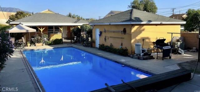 7517 N Ontario Street, Sun Valley, CA 91504