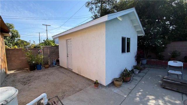 7517 N Ontario Street, Sun Valley, CA 91504
