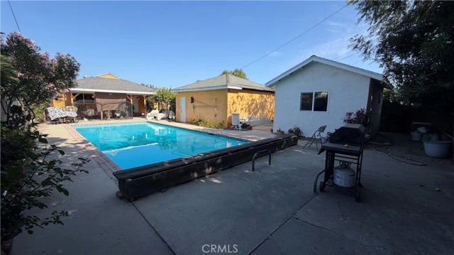 7517 N Ontario Street, Sun Valley, CA 91504