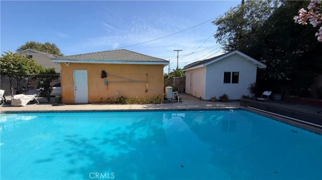7517 N Ontario Street, Sun Valley, CA 91504