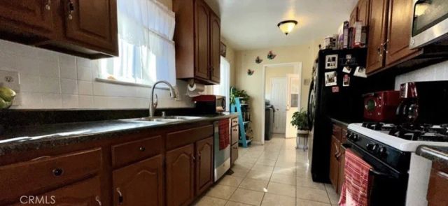 7517 N Ontario Street, Sun Valley, CA 91504