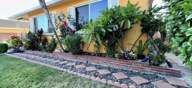 7517 N Ontario Street, Sun Valley, CA 91504