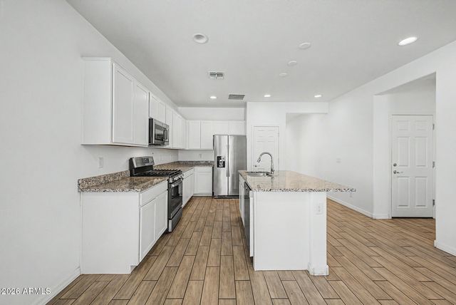 5722 W GETTY Drive, Phoenix, AZ 85043