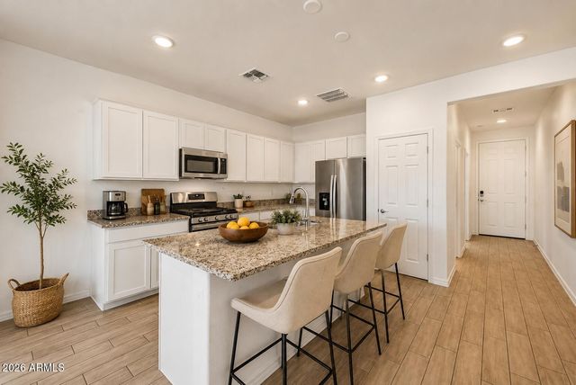 5722 W GETTY Drive, Phoenix, AZ 85043