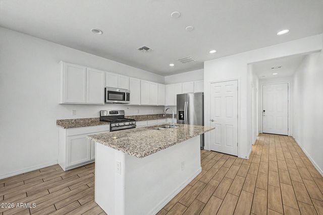 5722 W GETTY Drive, Phoenix, AZ 85043
