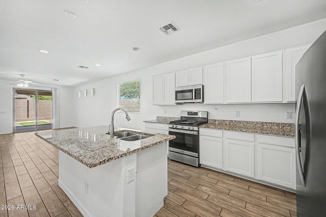 5722 W GETTY Drive, Phoenix, AZ 85043