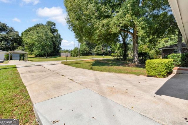 1118 Crestview Circle NE, Conyers, GA 30012