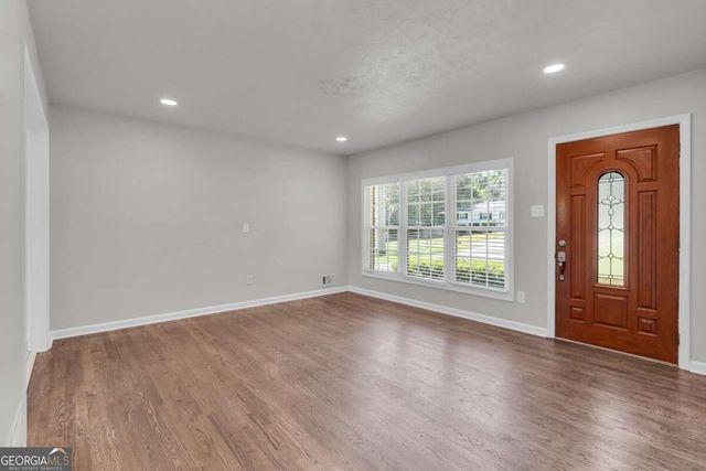 1118 Crestview Circle NE, Conyers, GA 30012