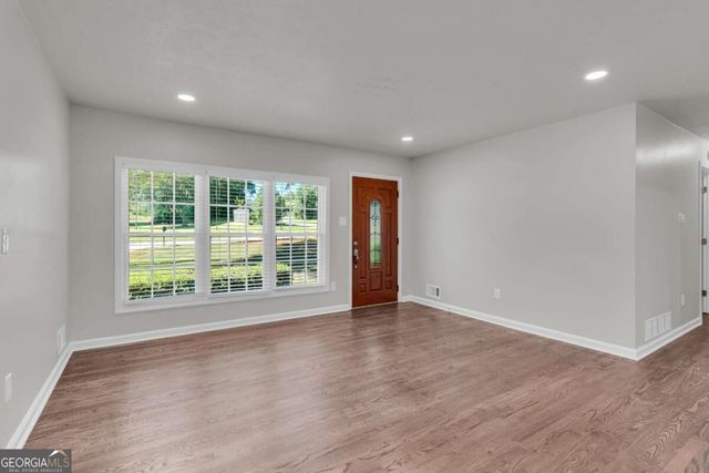 1118 Crestview Circle NE, Conyers, GA 30012