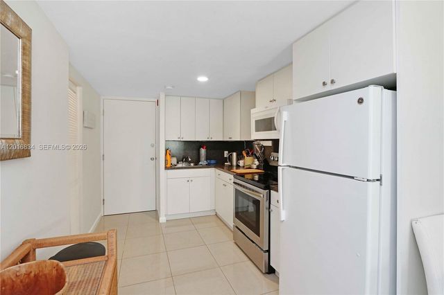 750 NE 195th Street, Miami, FL 33179