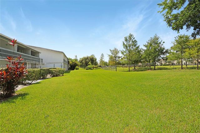 750 NE 195th Street, Miami, FL 33179