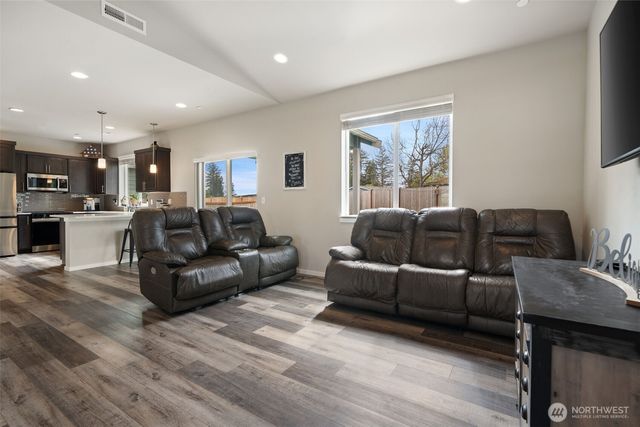65 Basil Avenue, Shelton, WA 98584
