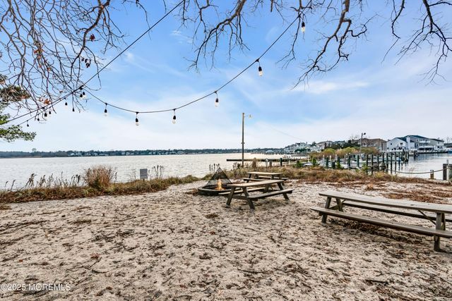 327 Iroquois Drive, Brick, NJ 08724