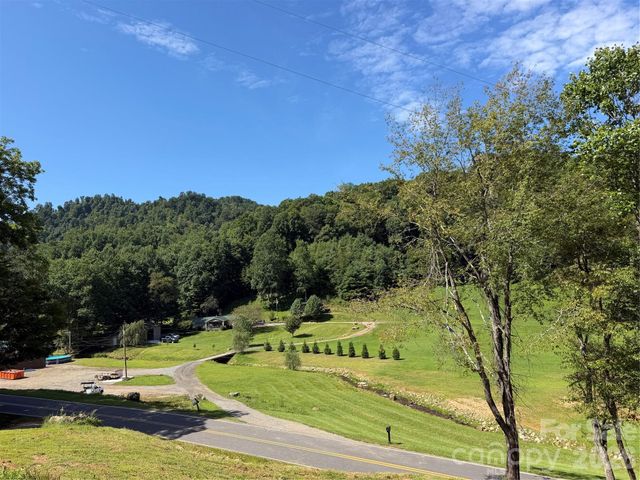 4281 Prices Creek Road, Burnsville, NC 28714