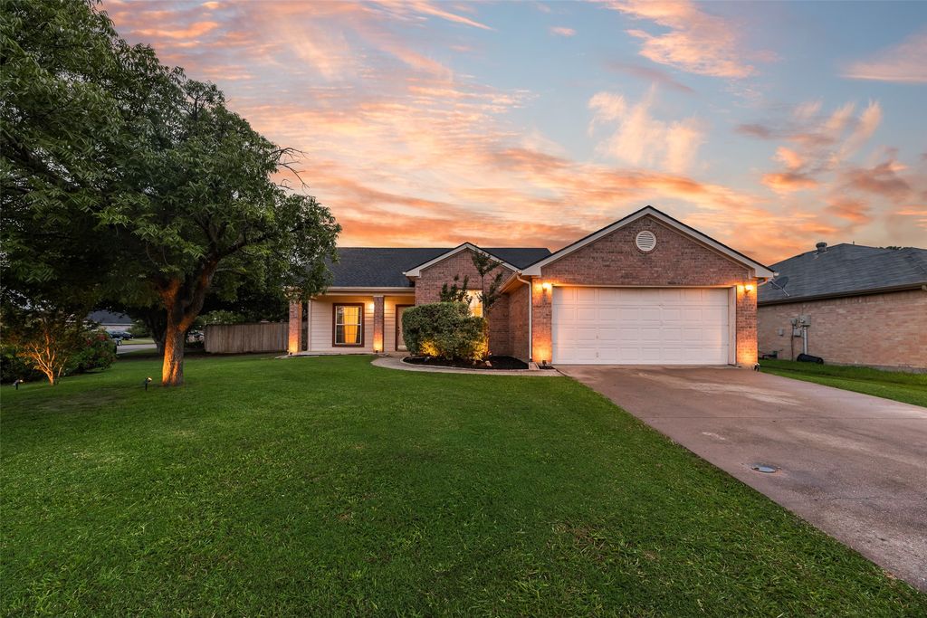 401 Autumn Trail, Royse City, TX 75189