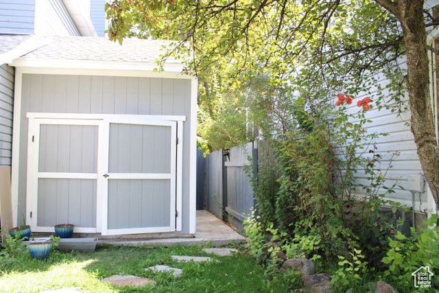 6853 S MULLIEN DR, West Jordan, UT 84081