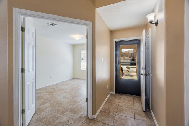 5315 River Ridge Avenue NW, Albuquerque, NM 87114