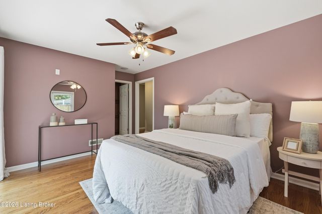 4210 Dolphin Rd, Louisville, KY 40220
