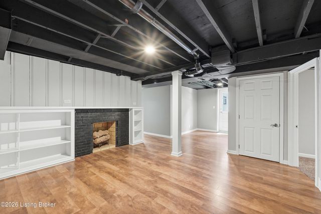4210 Dolphin Rd, Louisville, KY 40220