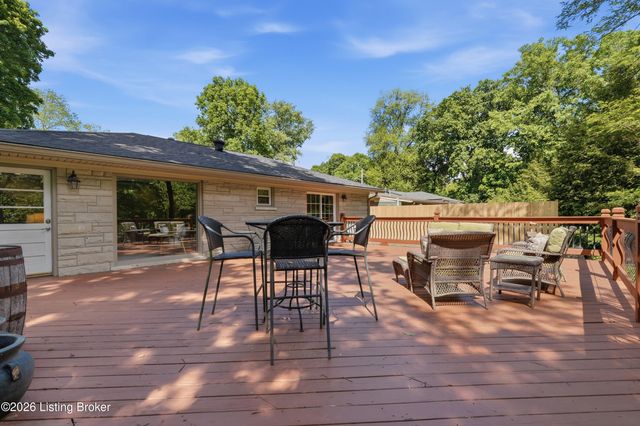 4210 Dolphin Rd, Louisville, KY 40220