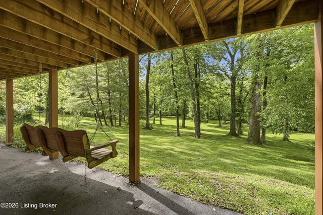4210 Dolphin Rd, Louisville, KY 40220