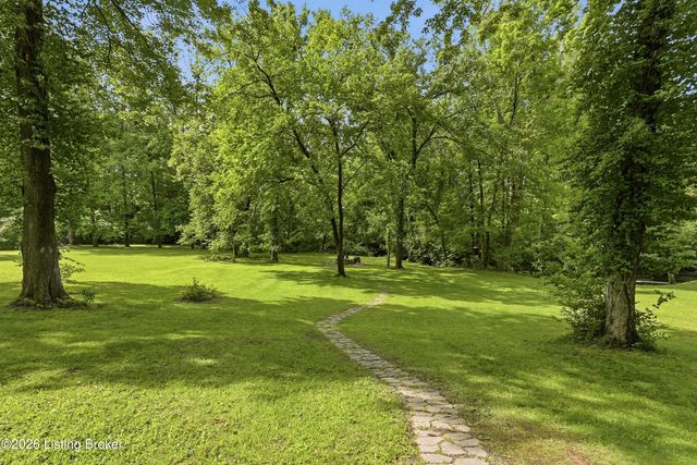 4210 Dolphin Rd, Louisville, KY 40220