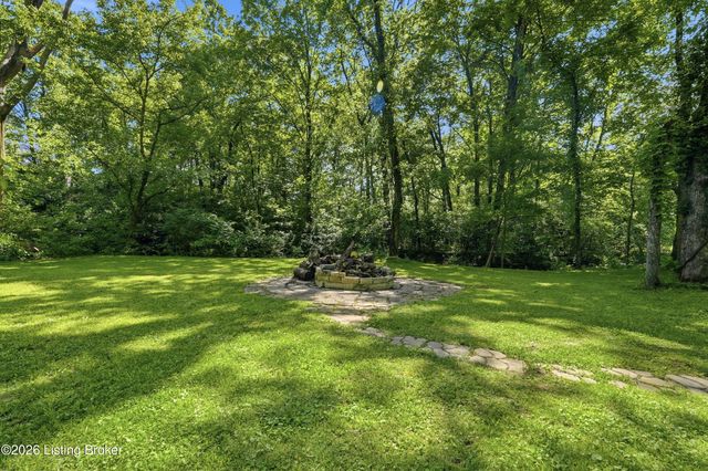 4210 Dolphin Rd, Louisville, KY 40220