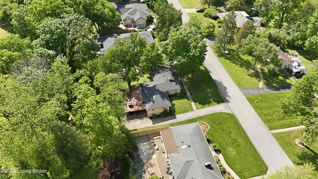 4210 Dolphin Rd, Louisville, KY 40220