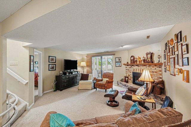 4555 Niagara Lane N, Plymouth, MN 55446