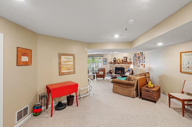 4555 Niagara Lane N, Plymouth, MN 55446