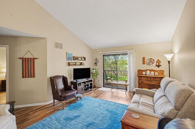 4555 Niagara Lane N, Plymouth, MN 55446