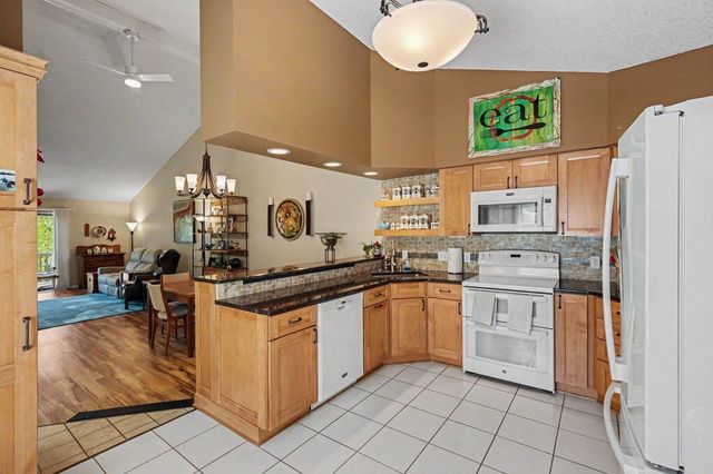 4555 Niagara Lane N, Plymouth, MN 55446