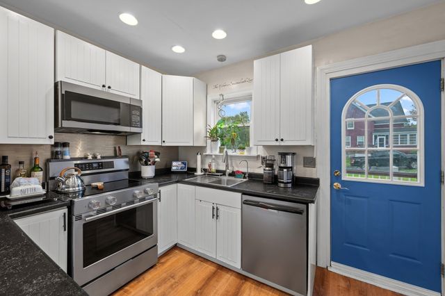 16 Field St, Auburn, MA 01501